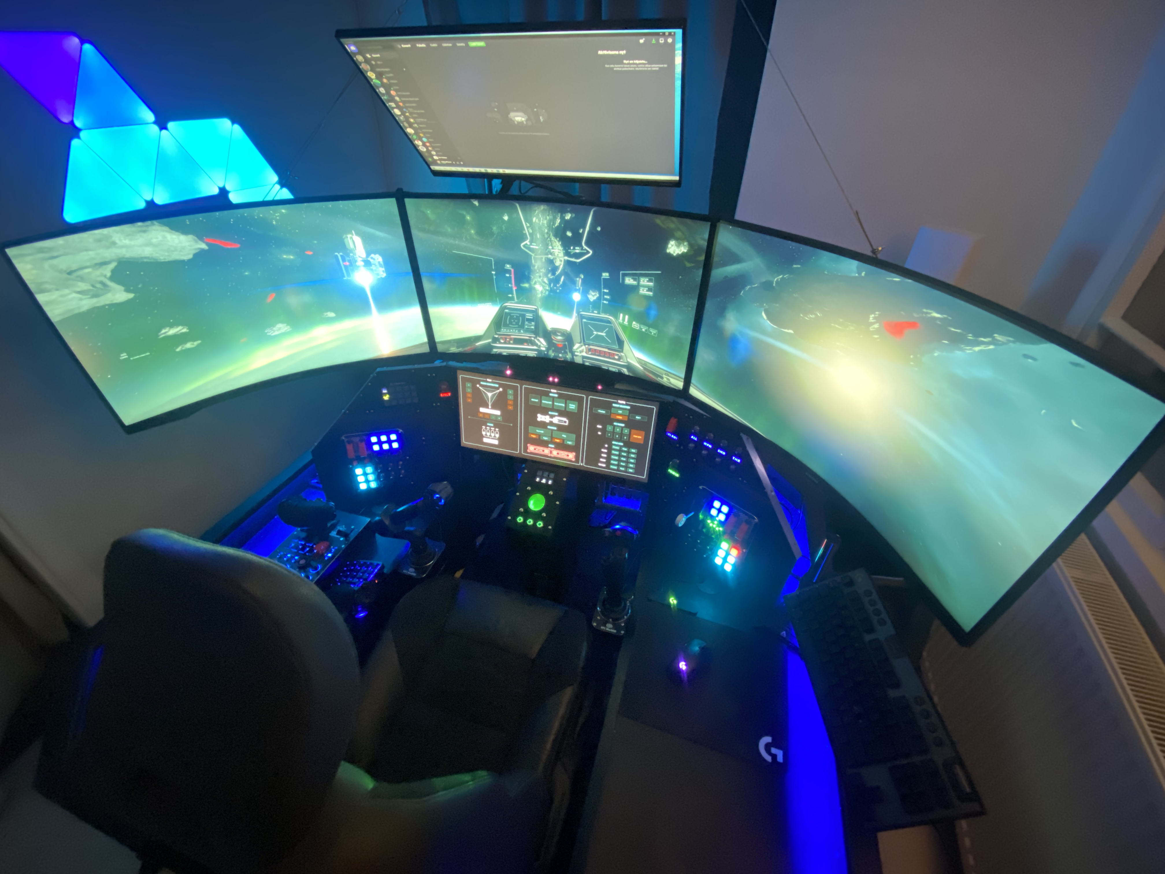 robertsspaceindustries.com